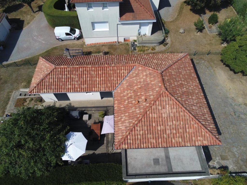 Après la rénovation de toiture faite par nos experts Charpentier Couvreur, tuile Galléane 12